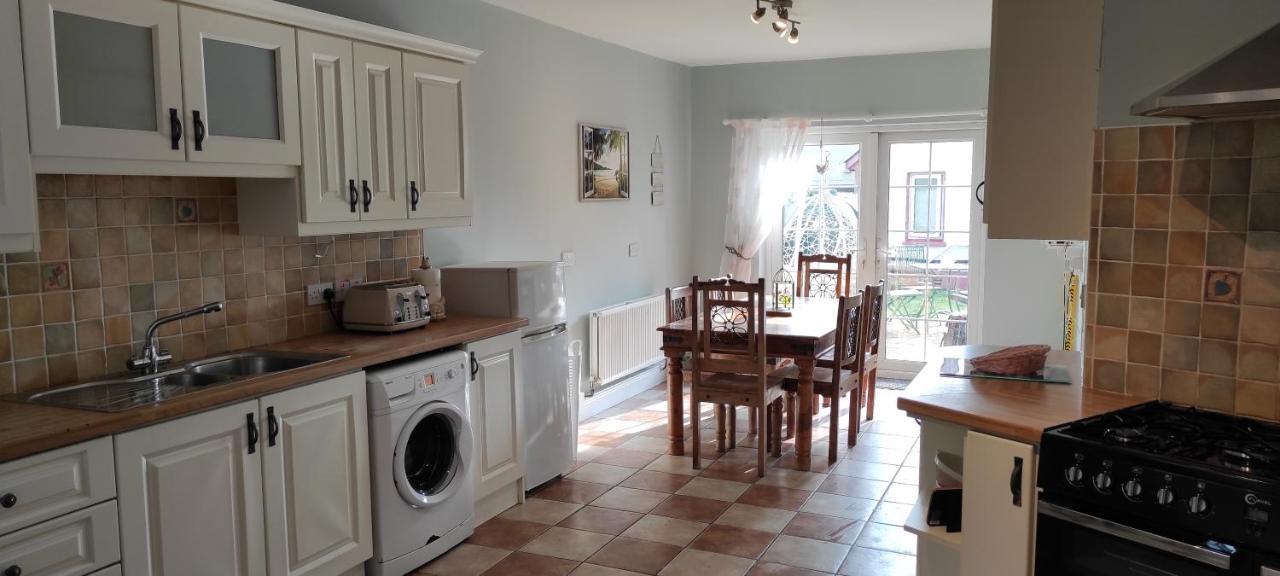 Padua House Holiday Home In The Centre Of Bundoran And 2 Mins Walk To The Beach Exterior foto